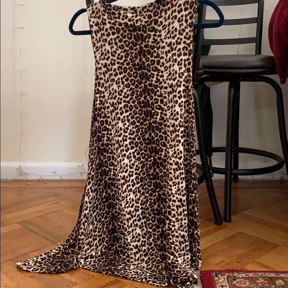 Sleeveless leopard dress